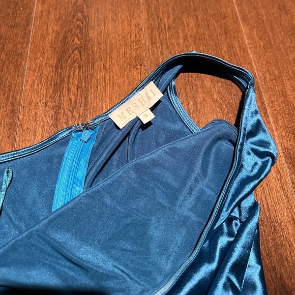 Meshki Dress - Picture 2 of 4